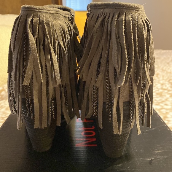 Gray heel boots - Picture 4 of 6